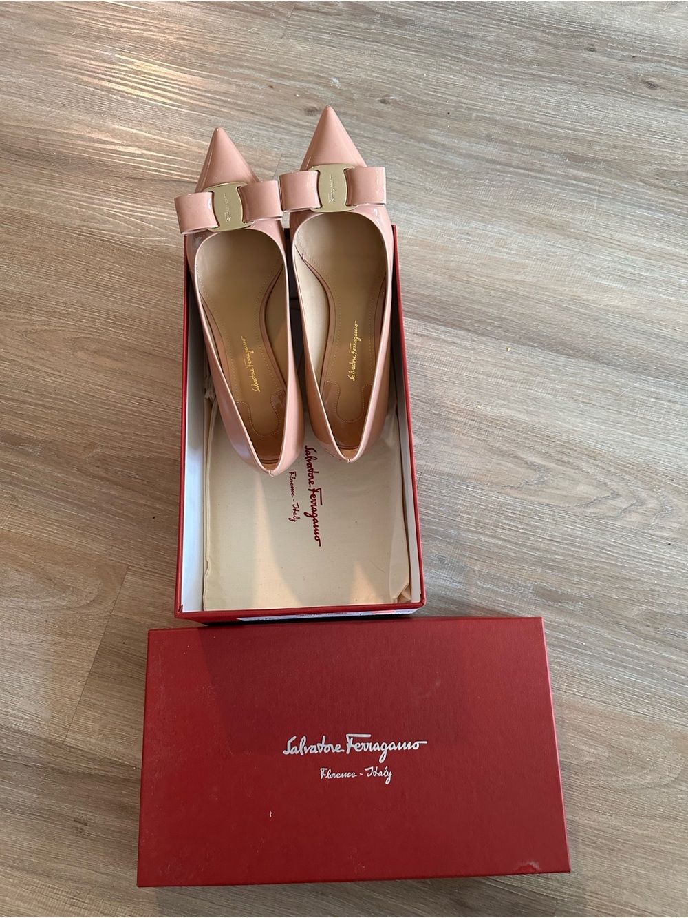 NEW Salvatore Ferragamo Pink Vara Bow Pointed-Toe Pumps - Picture 5 of 7